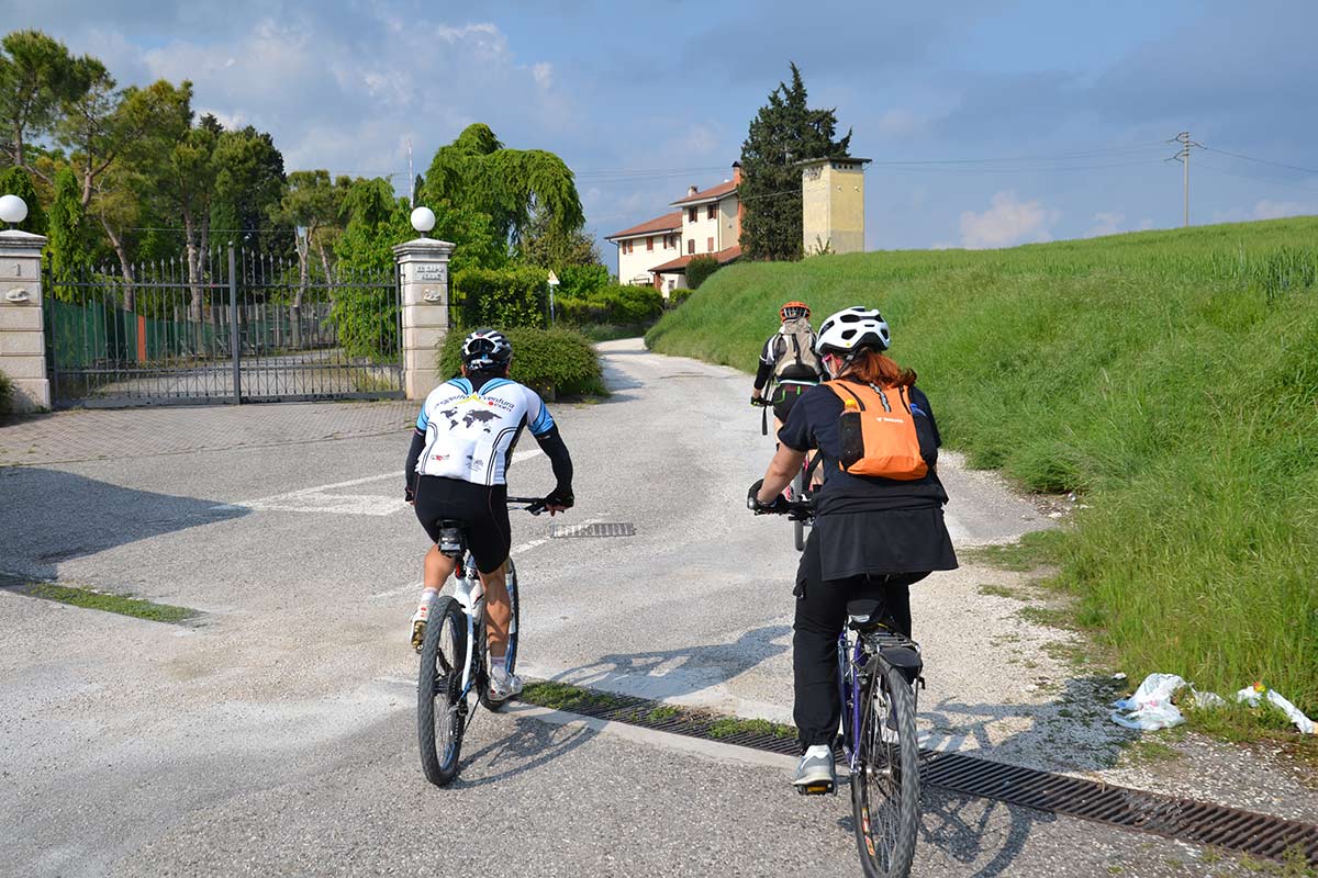 FAHRRADVERLEIH IN LAZISE Los Locos Bike Shop Lazise